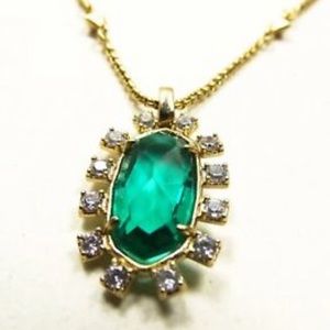 Brett Pendant Necklace